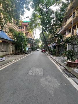Chính chủ cho thuê nhà lô6 b17  khu ĐTM Định Công, làm văn phòng cty, hộ gia đình ở. Dt 95m2 * 4t...