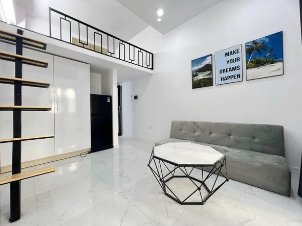 Địa chỉ: Ngõ 133 Xuân Thủy, đối diện trường, cách 200m ( đi bộ 5p )