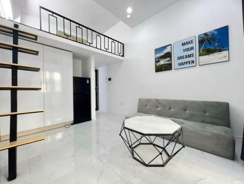 Địa chỉ: Ngõ 133 Xuân Thủy, đối diện trường, cách 200m ( đi bộ 5p )