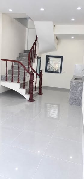 CHO THUÊ NHÀ CẠNH SUN PLAZA – THỤY KHUÊ - HOÀNG HOA THÁM- Ô TÔ ĐỖ CỬA