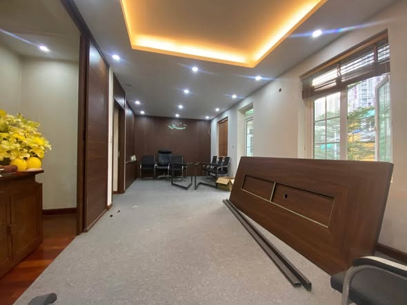 CHO THUÊ BIỆT THỰ VĂN KHÊ - HÀ ĐÔNG- Ô TÔ TRÁNH KINH DOANH- CÓ SÂN VƯỜN RỘNG.
