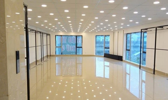 CHO THUÊ SÀN VĂN PHÒNG TRUNG KÍNH - CẦU GIẤY - 80M² - THÔNG SÀN - THANG MÁY - CÓ HẦM