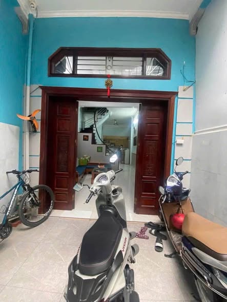 Cho thuê nhà nguyên căn: Mặt ngõ 254 Minh Khai, Hai Bà Trưng; cách đường lớn 50m, vị trí thuận ti...