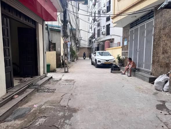 Quanh 8 tỷ sở hữu ngay căn nhà Cuối Nguyễn Xiển Thanh Xuân , Ô Tô Đỗ Cửa Ko QH Ko Lỗi Phong Thủy ...