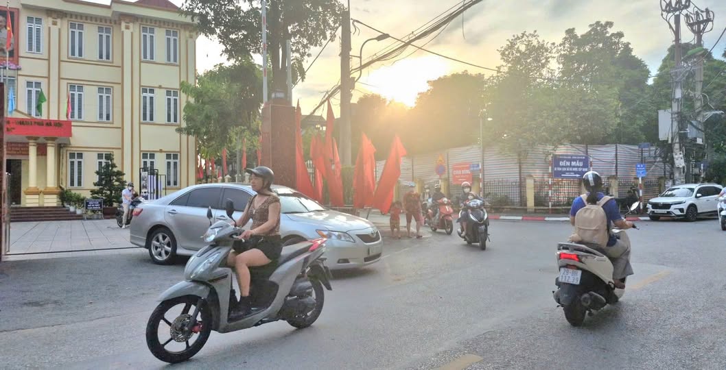 CHÍNH CHỦ  CHUYỂN ĐỔI CÔNG VIỆC CẦN  BÁN CĂN NHÀ 3 TẦNG VĨNH HƯNG  DT35M2 - 2 MẶT THOÁNG TRƯỚC SA...