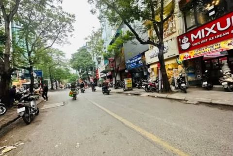 Vị trí: mặt phố Chùa Láng