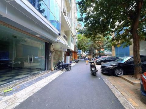 KHU VIP PHÂN LÔ NGUYỄN THỊ ĐỊNH - CẦU GIẤY - THANG MÁY - Ô TÔ TRÁNH - VỈA HÈ - CHỦ NHÀ XÂY CHẮC C...