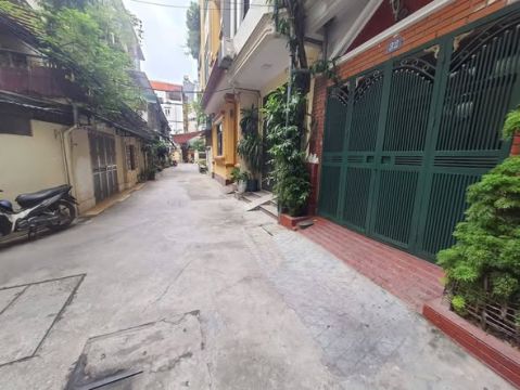 TT ĐỐNG ĐA : 44m2 , 5 Tầng , 3.6m MT - Nhà Dân Xây - Ô Tô Vào Nhà - Chỉ 10 tỷ Còn TL Tốt ** TIN C...