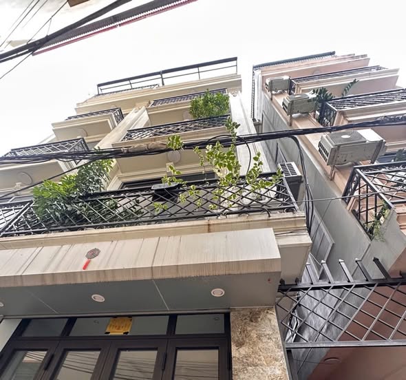 Cần bán căn nhà tại La Dương, Dương Nội - Dt 35m², 5 tầng, ngõ rộng, Già còn nhỉnh 6,tỷ