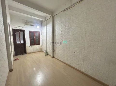 Hiếm-Bán nhà cầu giấy mặt phố 30m-2 mặt thoáng-vỉa hè -KD-5 tầng-9 tỷ