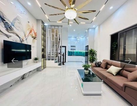Nhà Cầu Giấy-50M-5 tầng-Full nội thất-Lô góc 3 thoáng-11 tỷ