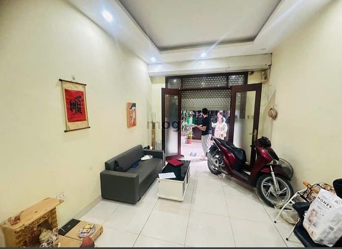Bánnhà cầu giấy-30m-ôtôVF3 đỗ cửa-5tầng-tặng nội thất-sẵn có dòng tiền