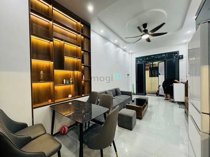 Bán nhà Dương Quảng Hàm-32M-5 Tầng-MT3.5m-Nhà mới-Nội thất xịn -10 Tỷ