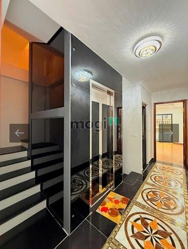 Nhà Cầu Giấy -5tầng thang máy-7phòng -51m-mặt tiền rộng-tặng nội thất