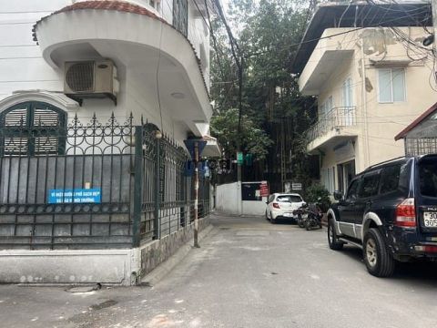 Bán Đất Phố Nguyễn Văn Cừ - Long Biên – 102 M2 – MT 4/7 M Giá 21.8 Tỷ.