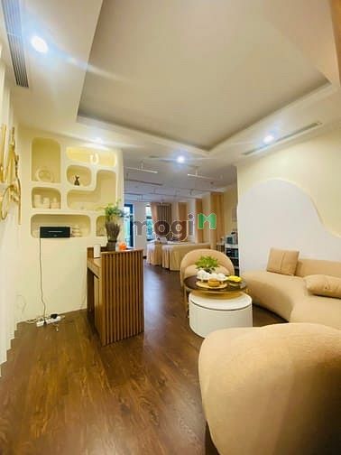 Hồng Tiến – Long Biên – Ô TÔ – 183 M2 – 7 Tâng – MT 6 M – Giá 43.1 Tỷ.