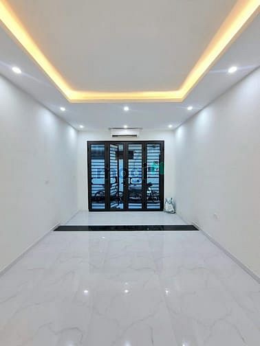 Bán nhà đầu ngõ Tam Trinh, giá 22 tỷ, 62m2x6T, thang máy