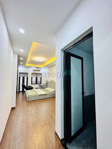 Bán nhà ngõ Lạc Long Quân, giá 14.95 tỷ, gần 58m2x5T, lô góc, nở hậu
