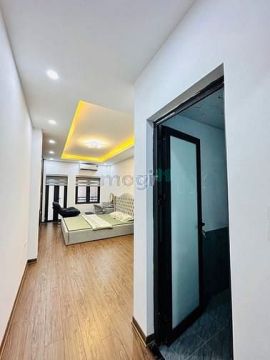 Bán nhà ngõ Lạc Long Quân, giá 14.95 tỷ, gần 58m2x5T, lô góc, nở hậu