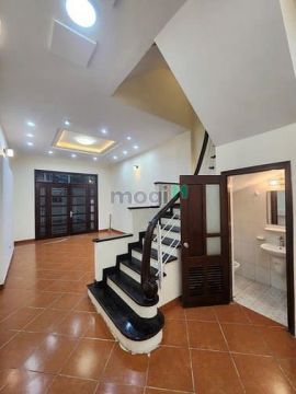 Nhà đẹp long lanh ngõ Đê La Thành, giá 9.3 tỷ, 49m2x5T, ẢNH THẬT