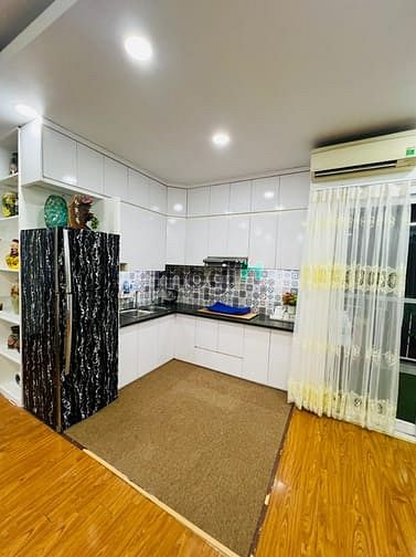 Bán nhanh căn hộ chung cư 125m2 mặt đường Cầu Giấy, Hà Nội