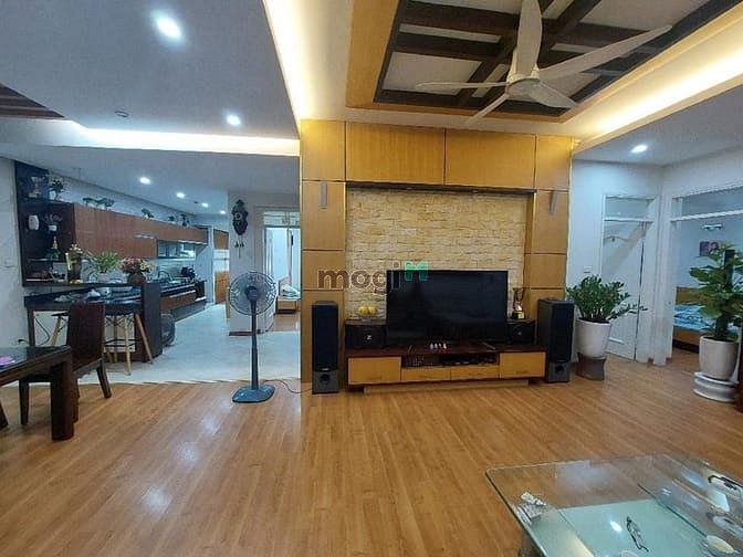 Căn hộ chung cư Tòa 34T Trung Hòa-3 PN rộng-Full nội thất