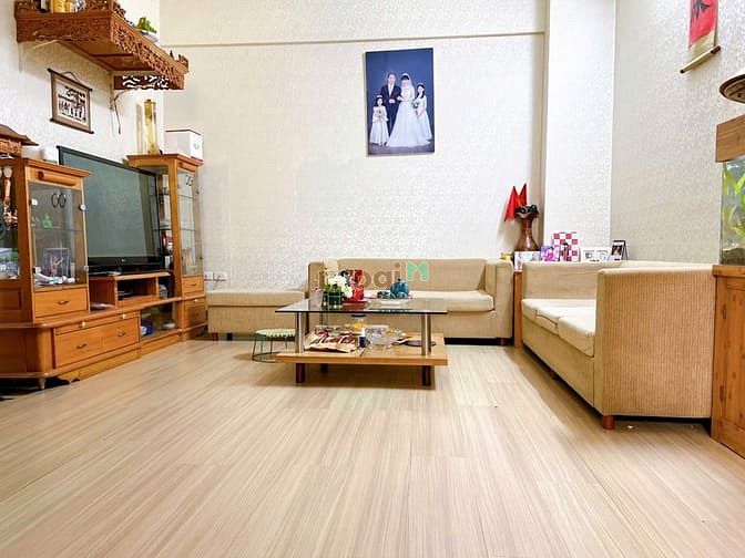 Bán căn hộ Khúc Thừa Dụ 72m2, nhà đẹp full đồ, giá rẻ
