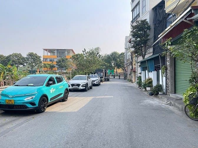 Đất Kinh Doanh - Kim Quan - Việt Hưng - Mặt tiền rộng 6.2m - 6.3 tỷ !!