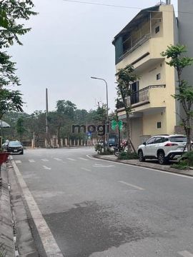 Bán đất cự khối - phân lô vỉa hè - ô tô tránh - 66m2 giá chỉ 12 tỷ