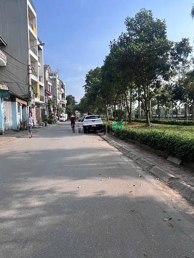 Bán gấp lô đất đẹp Bát Khối – 82m² – Ô tô vào nhà – Gần mặt phố