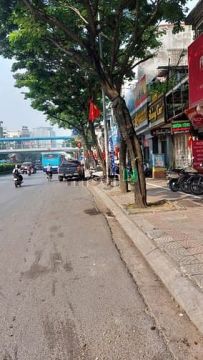 Bán đất phố Nguyễn Văn Cừ 70m2, giá chỉ hơn 6 t.ỷ, ngõ nông, gần ô tô