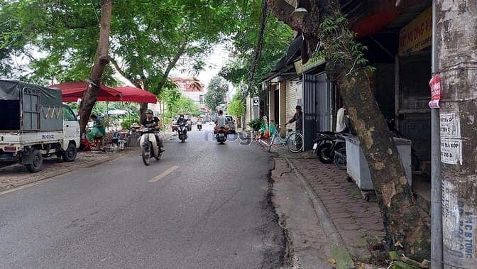 Bán đất phố Bắc Cầu 3, Ngọc Thụy, 50m², hơn 5 tỷ, tặng GPXD, ô tô