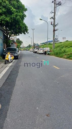 Phố Ngọc Thụy bán đất 40m2, mt4m, sổ vuông đẹp, gần trường Việt Pháp