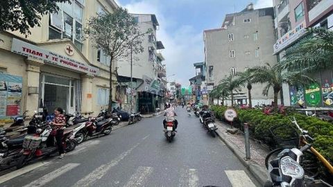 Bán đất phố Ngọc Lâm 30m2- 5.5 tỷ, gần ô tô , gần trường Nguyễn Gia Th