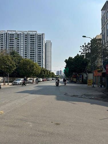 Bán đất mặt phố Mai Phúc 120m2- mt4.5m- 25 tỷ, vỉa hè, kinh doanh