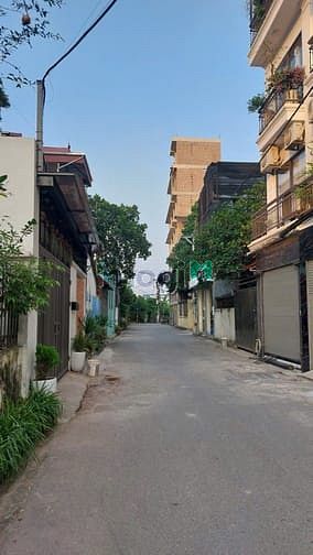 Bán đất phố Đức Giang 70m2, giá h.iếm 6.7tỷ, ô tô 7 chỗ đỗ cổng, thông