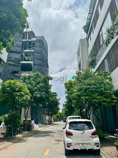 Bán đất TĐC Thạch Bàn, Vỉa hè oto tránh, DT 80m2 - MT 4.8m giá đầu tư