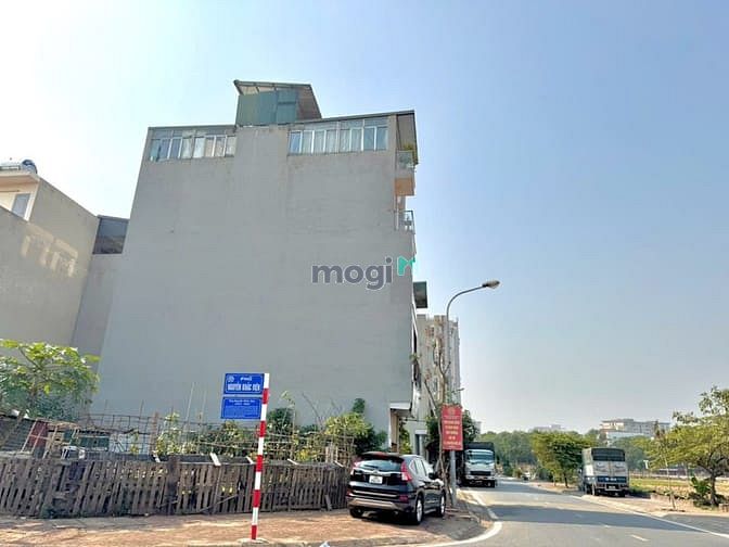 Rẻ nhất, Đất TĐC Giang Biên, Lô góc 2 mặt tiền vỉa hè dt 90m2 mt 18m