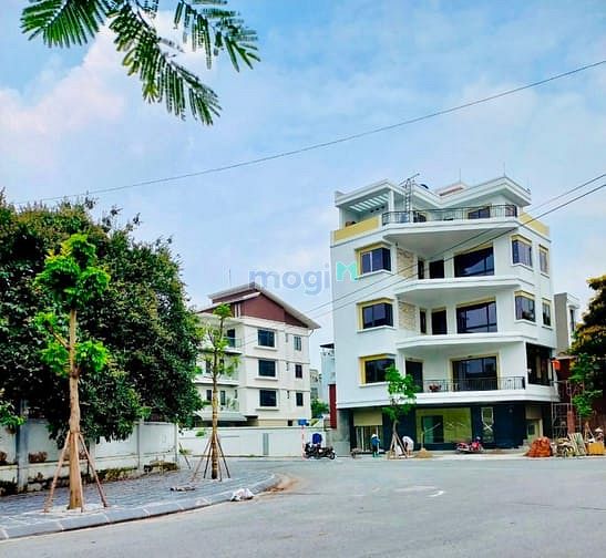 Đất đấu giá phường Việt Hưng vỉa hè oto tránh dt 90m2 mt 8.5m