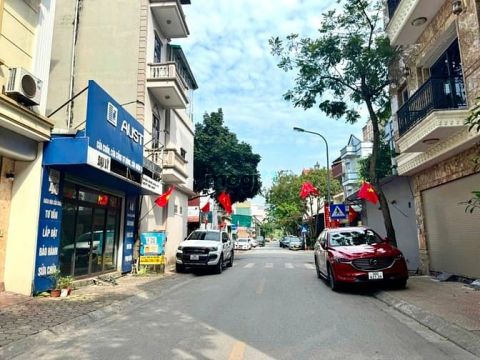 Bán đất mặt phố Giang Biên, Vỉa hè 3 oto tránh dt 80m2 mt 4.5m