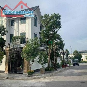 Bán Đất Tân Xã Hoà LẠC, CÁCH HỒ 300M, Ô tô Tránh, gần ĐHQG, FPT, 125.