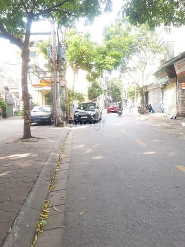 Vỉa hè 6m - Bán đất tặng nhà Sài Đồng, Long Biên - 66m x2T, 7.8 tỷ