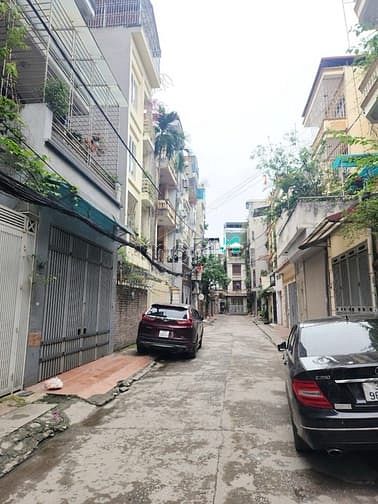Hiếm: Phùng Chí Kiên - Đất phân lô vỉa hè - ô tô vào nha - 82m - 18 Tỷ