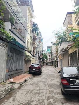 Hiếm: Phùng Chí Kiên - Đất phân lô vỉa hè - ô tô vào nha - 82m - 18 Tỷ