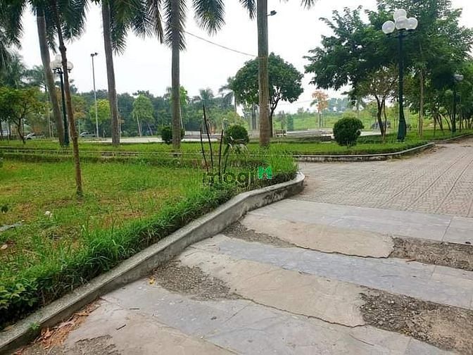 Gần ô tô, vườn hoa - Bán đất tổ 8 Thạch bàn, nhỉnh 2 tỷ