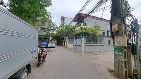 Hot hot - Lô góc - Chia lô - Bán đất ngõ 565 Bát Khối, 65m, mt 9m, 3tỷ