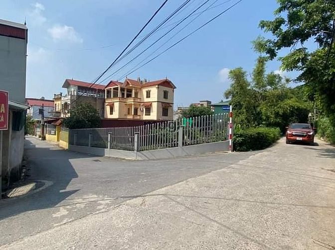 Giảm giá mạnh - Gara 7 chỗ- 2 đầu là vườn hoa - Bán đất tổ 8 Thạch Bàn