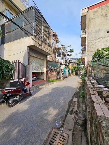 Bán Gấp Đất **Giang Biên**, 54m2, Ngõ Ô Tô Thông, Giá 6,2 Tỷ