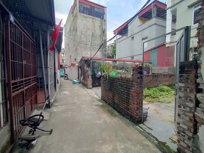 ĐẤT THỔ CƯ phúc lợi long biên 37M oto đỗ gần 2 TỶ 990