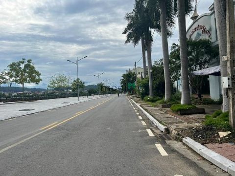 LÔ GÓC MẶT PHỐ hơn 1000M2 full thổ cư trung tâm TP LÀO CAI giá đầu tư